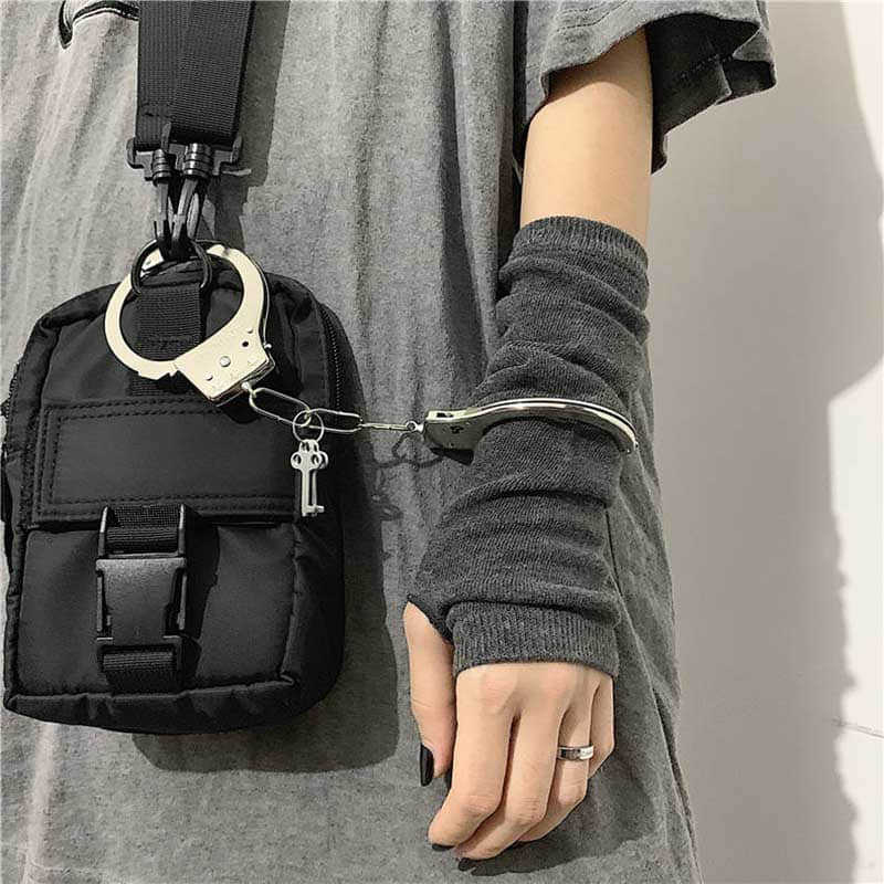 ストライプ柄の暖かいニット素材の長めの指なし手袋、肘まで覆う - Fingerless Glove Knit のレビューと価格